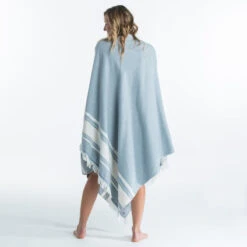 Serviette De Plage Poncho 190 X 190 Cm - Gris Bleu -Aventure Aquatique Soldes serviette de plage poncho 190 x 190 cm gris bleu 2