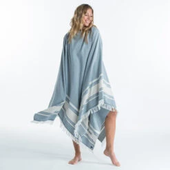 Serviette De Plage Poncho 190 X 190 Cm - Gris Bleu -Aventure Aquatique Soldes serviette de plage poncho 190 x 190 cm gris bleu 8